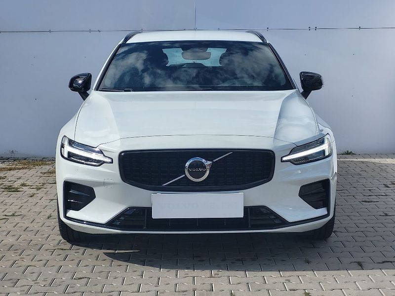 Volvo V60 PLUS DARK B4 FWD 145 kW - fotka 9 z 37