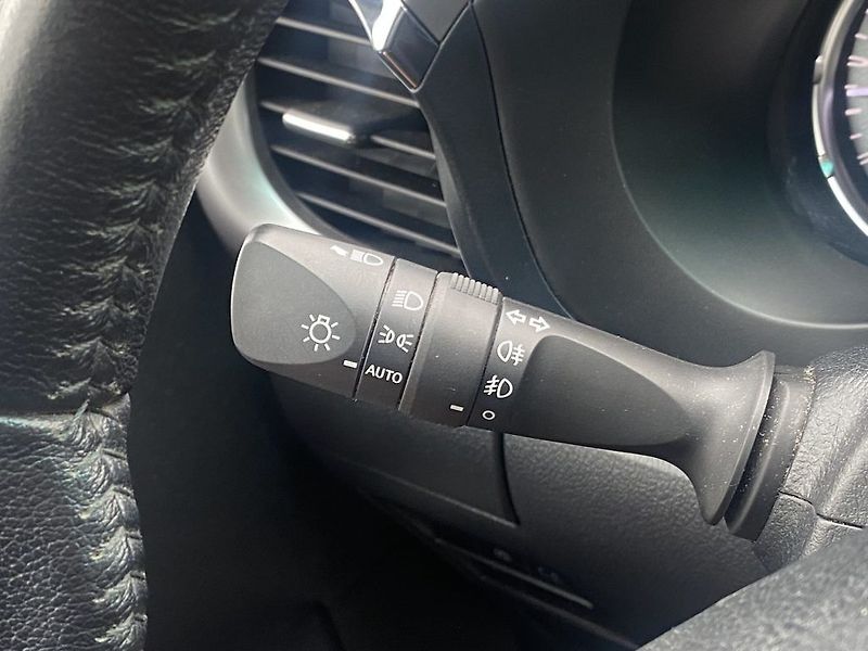 Toyota Hilux 2.4D, ČR, Active, tažné, 4x4 - fotka 17 z 32