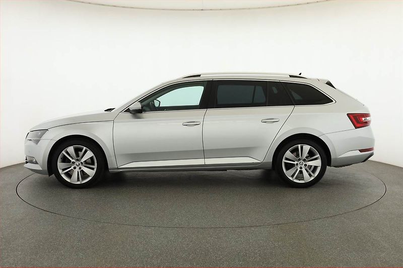 Škoda Superb (2018) Style Plus 2.0 TDI, 4X4 - fotka 3 z 21