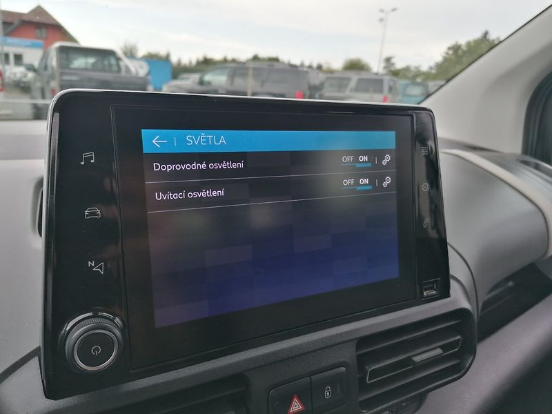 Citroën Berlingo (2021) XL 1.5 BlueHdi Shine Navi - fotka 18 z 32