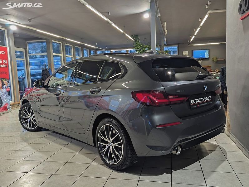 BMW Řada 1 120d xDrive A/T Sport Line DPH - fotka 27 z 27
