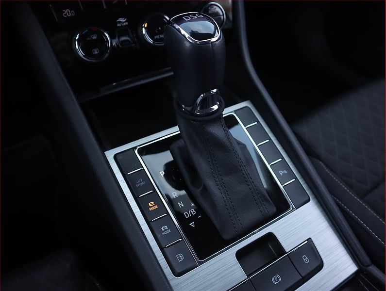 Škoda Superb (2021) Business Plus iV 1.4 TSI PHEV - fotka 13 z 25