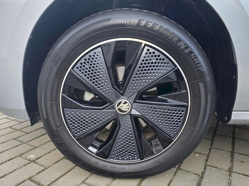 Škoda Kamiq (2024) 1,0TSI 85KW DSG MONTE CARLO - fotka 31 z 33