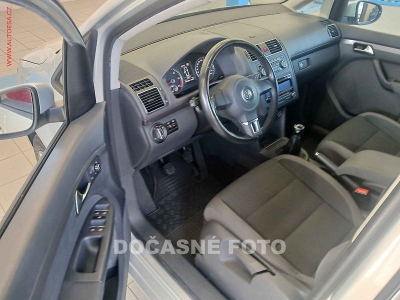 Volkswagen Touran (2010) 1.6TDi, Výhř.sed. - fotka 3 z 3