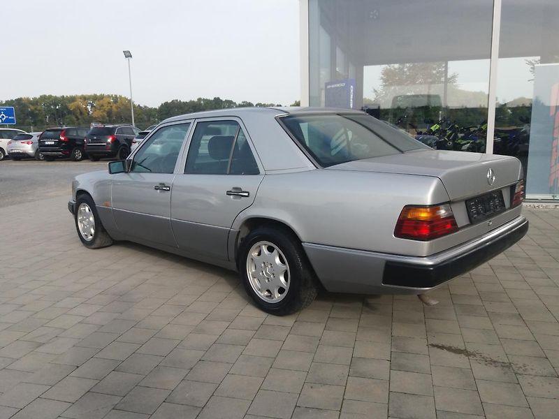 Mercedes-Benz 124 2.0i,100kW,KLIMA,ABS - fotka 6 z 21