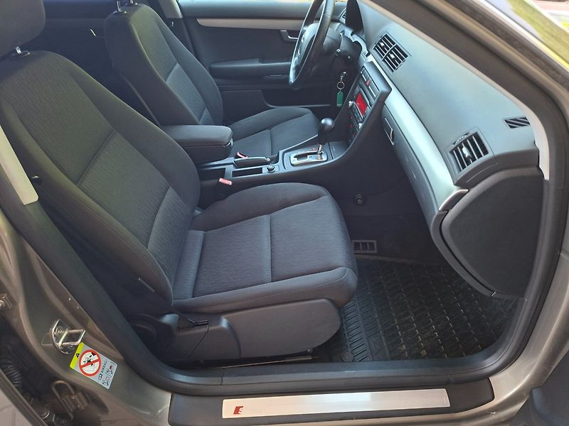 Audi A4 (2007) 2.0TDI 103kW AUT - fotka 24 z 36