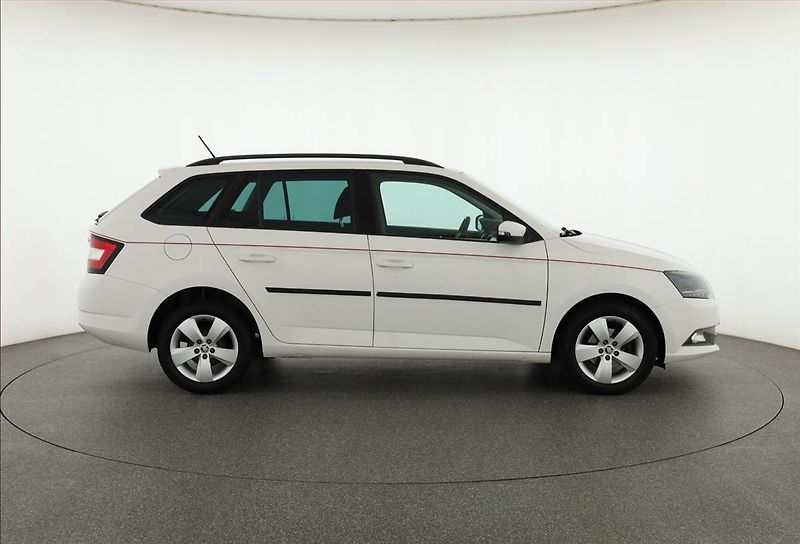 Škoda Fabia (2017) 1.2 TSI, Park. senzory - fotka 6 z 18