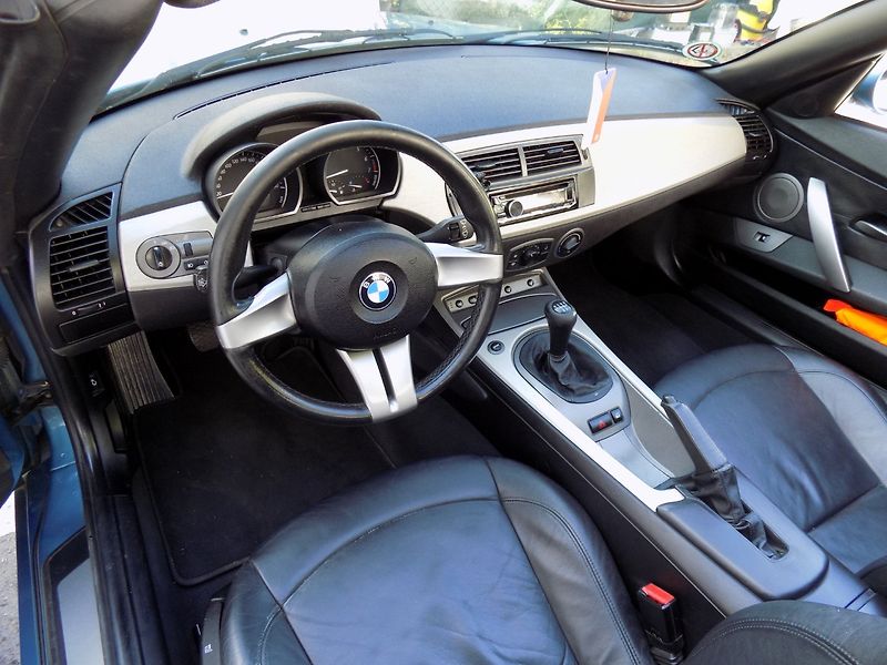 BMW Z4 (2004) 2.5i/el.střecha/klima/xenon/ - fotka 16 z 31