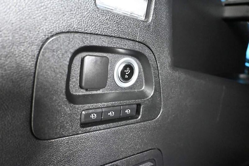 Ford S-MAX (2022) 2.0 ST-LINE LED Tažné 8AT ECOB - fotka 21 z 38