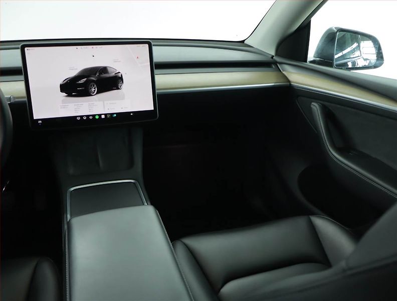 Tesla Model Y (2022) Long Range AWD 79kWh, SoH 91% - fotka 8 z 23