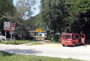 Zastávka v motorestu poblíž Udine při návratu z Itálie.