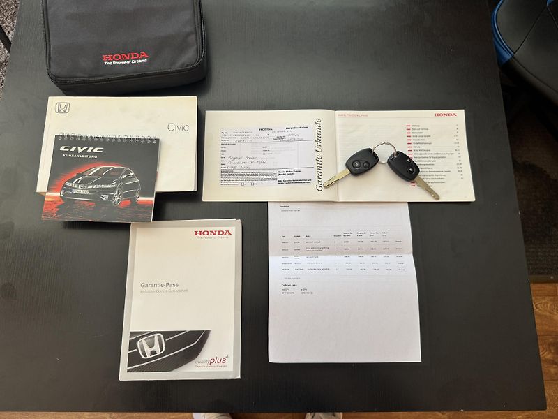 Honda Civic (2006) 1,4i-VTEC,SPORT,rezervace - fotka 30 z 36