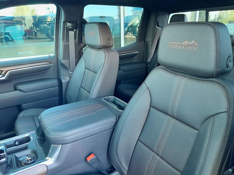 Chevrolet Silverado (2025) 6,2 V8 LPG  High Country  - fotka 34 z 52