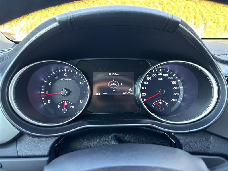 Kia Ceed 1,5 TGDi TOP ZÁRUKA NAVI KAMER - fotka 41 z 41