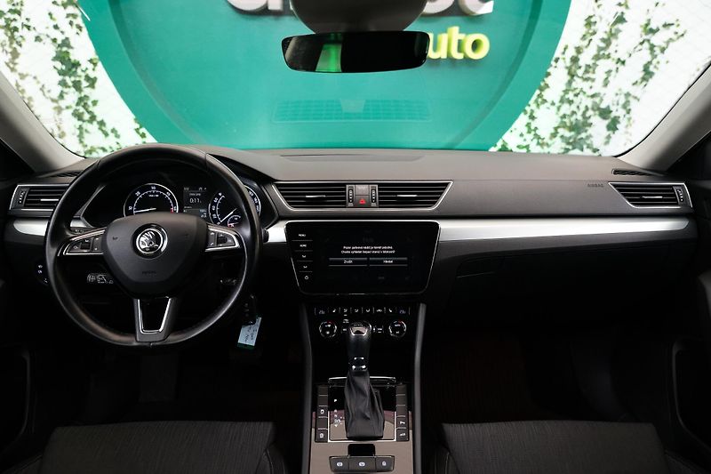 Škoda Superb - fotka 5 z 28
