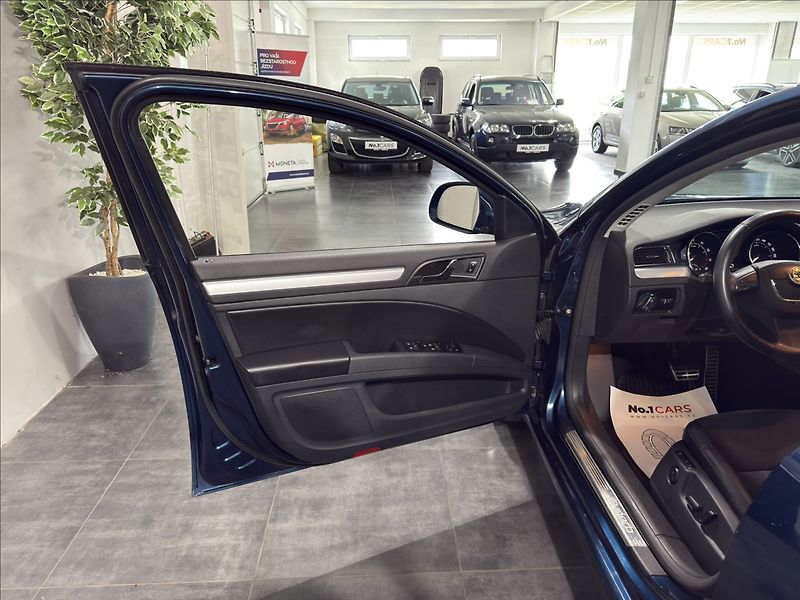 Škoda Superb 2,0   TSI DSG 147kW ELEG PANO - fotka 6 z 41