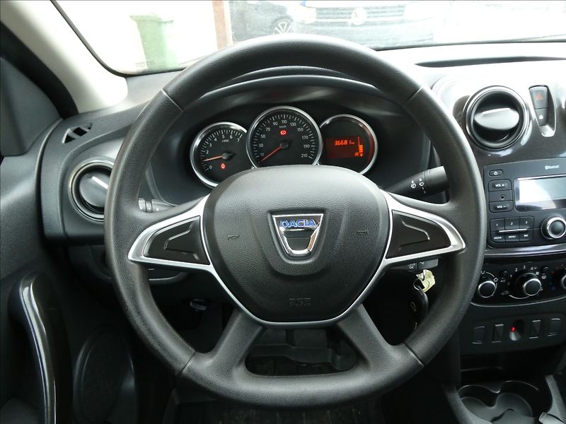 Dacia Logan 1,0 SCe Arctica, KLIMA, ČR - fotka 28 z 35