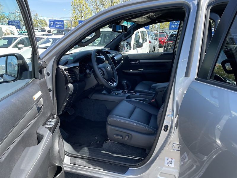 Toyota Hilux 2.8D Invincible ODBĚR 3/2027 - fotka 11 z 30