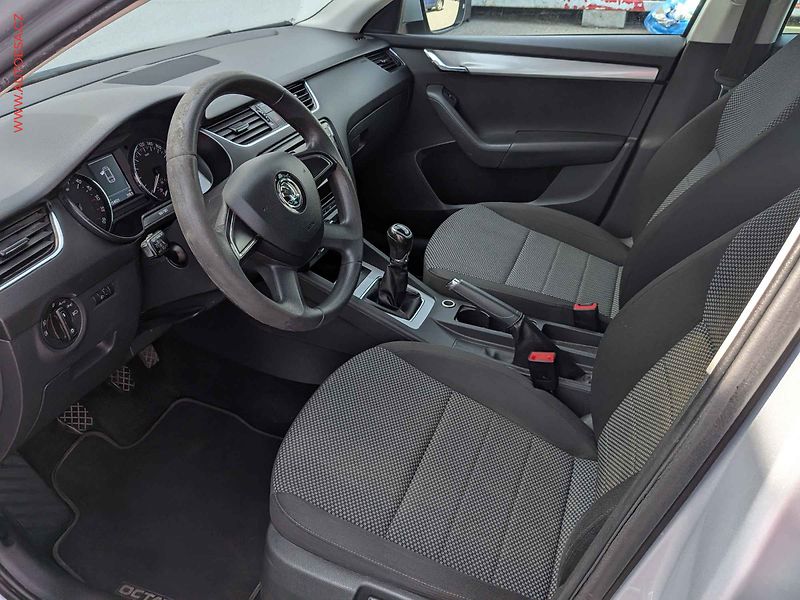 Škoda Octavia (2014) 1.6TDi 4x4, 1.maj, AC, tempo - fotka 9 z 14