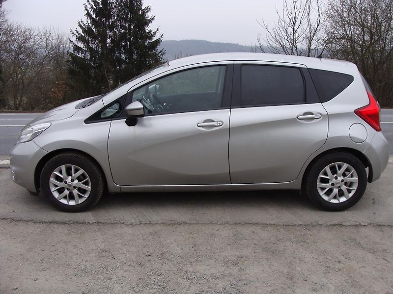 Nissan Note 1.5 DCi, 66 kW, klimatizace - fotka 2 z 23