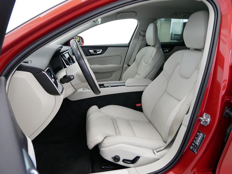 Volvo V60 - fotka 11 z 30