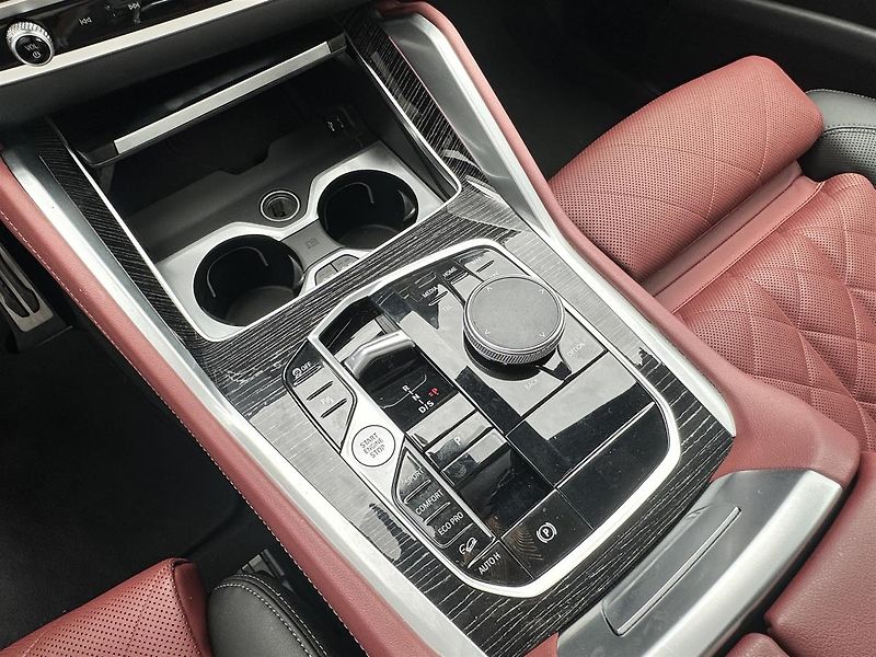 BMW X6 xDrive40d - fotka 7 z 22