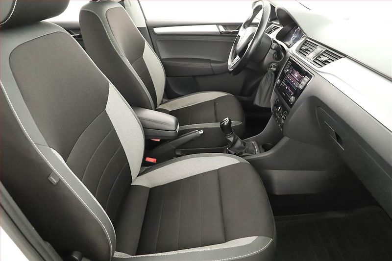 Škoda Rapid (2017) 1.0 TSI, Park. senzory - fotka 7 z 13