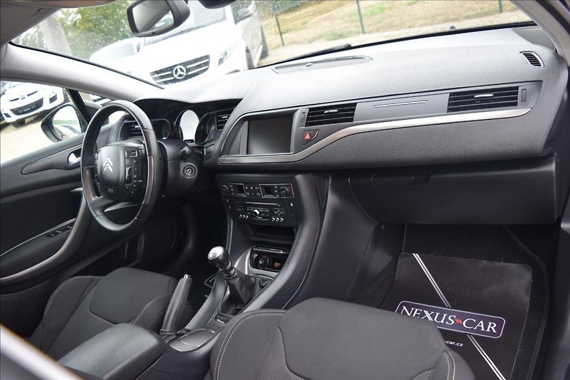 Citroën C5 2,0 HDi 103KW PO ROZVODECH - fotka 21 z 50