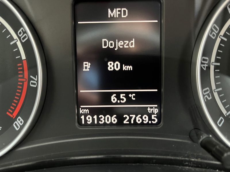 Škoda Octavia (2010) RS 2.0 TSi Xenony,NAVI - fotka 16 z 17