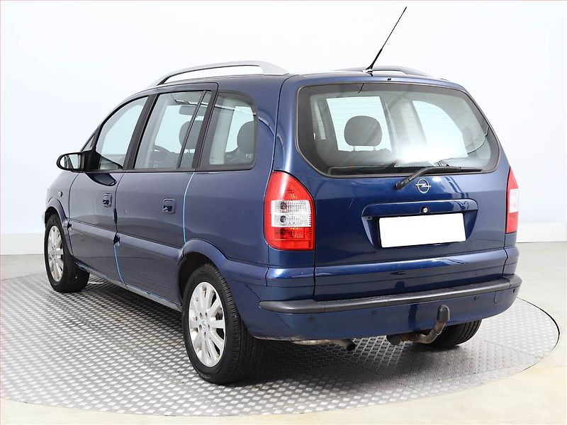 Opel Zafira (2005) 1.8 16V, 7 míst, po STK, Tažné - fotka 4 z 10
