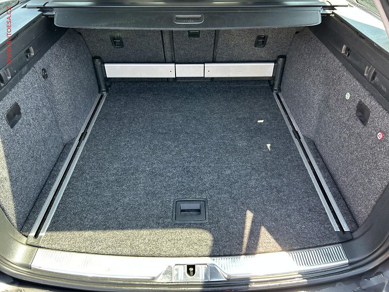 Škoda Superb (2011) 2.0 TDi, DSG, navi - fotka 7 z 19