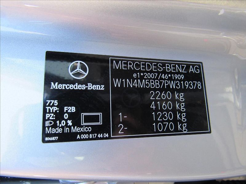 Mercedes-Benz GLB 2,0 AMG 35 225kW - fotka 33 z 35