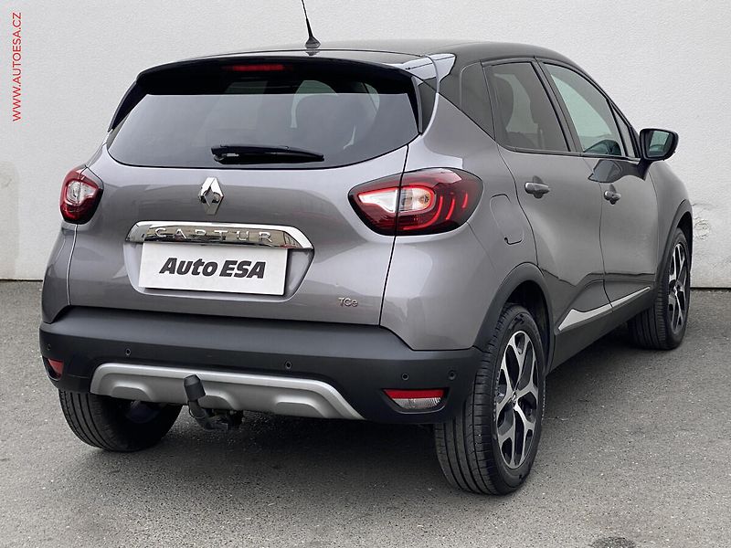 Renault Captur (2017) 1.2TCe, Intense, AT, navi, TZ - fotka 4 z 16
