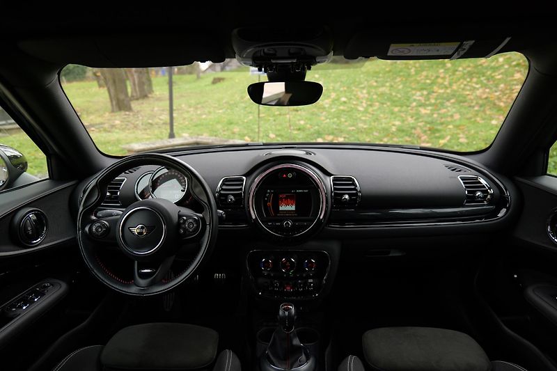 Mini Clubman 100 kW JCW paket LED Navi - fotka 13 z 40