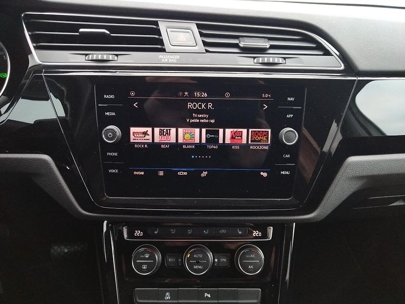 Volkswagen Touran 2.0 TDI  7DSG Highline - fotka 23 z 30