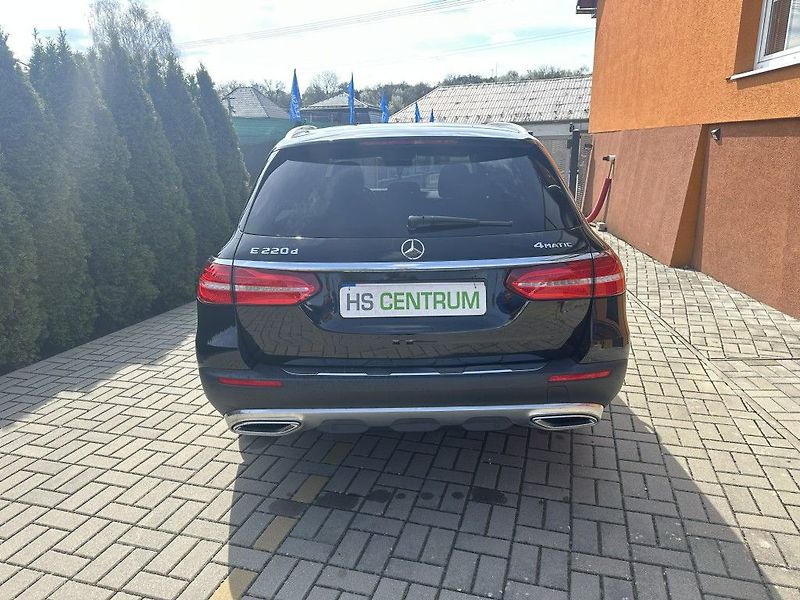Mercedes-Benz Třídy E E 220d 4MATIC All-TerrainT - fotka 4 z 22