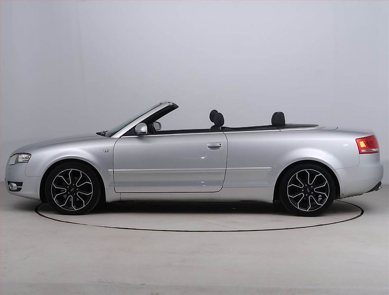 Audi A4 (2007) 2.0 TDI, Serv.kniha, Xenony - fotka 3 z 17