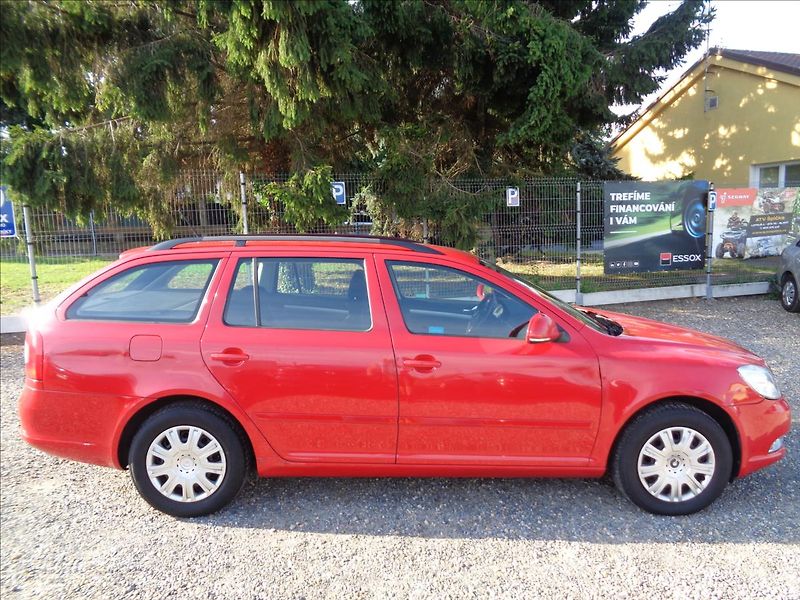 Škoda Octavia 1,6 - fotka 8 z 23