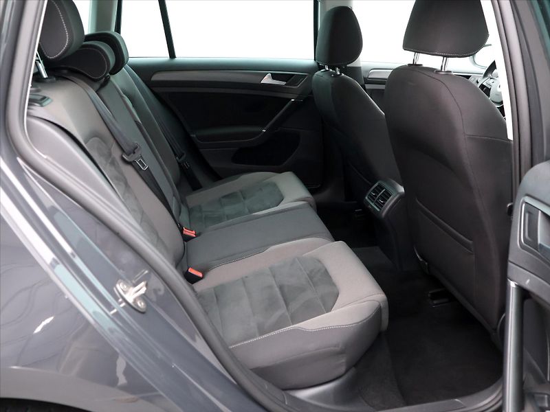 Volkswagen Golf 1.6 TDI Maraton Edition Serv.K - fotka 13 z 27