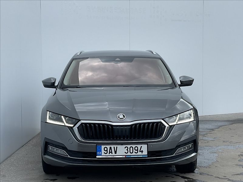 Škoda Octavia 2,0 TDI DSG Combi Style TAŽNÉ - fotka 22 z 23