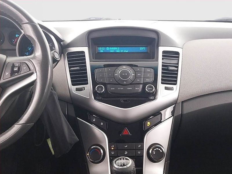 Chevrolet Cruze (2010) 2.0 VCDi, Serv.kniha - fotka 12 z 17
