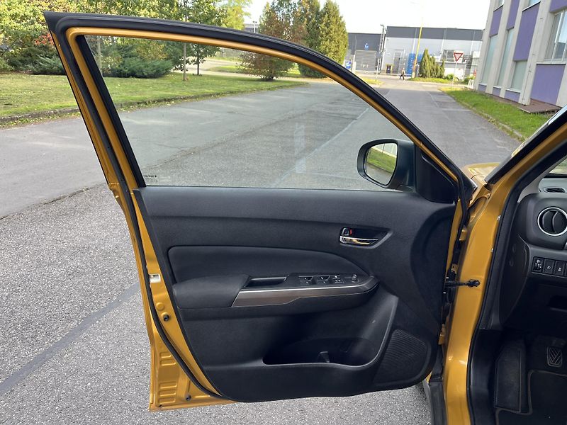 Suzuki Vitara 1,4 BoosterJet Elegance/servis - fotka 9 z 34