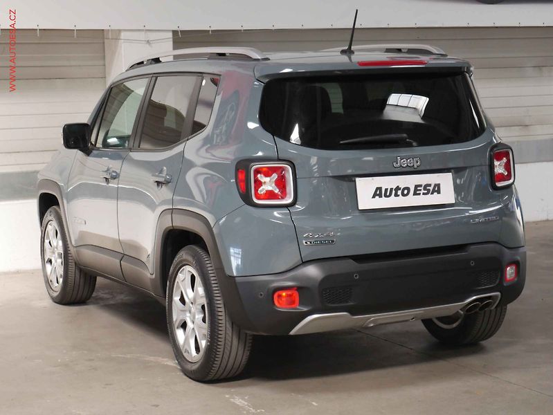 Jeep Renegade (2015) 2.0 CRD 4x4, 2.maj,ČR, AC - fotka 4 z 24