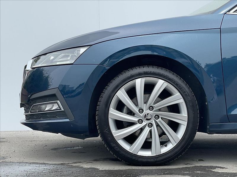 Škoda Octavia 2,0 TDI DSG Style Plus TAŽNÉ - fotka 20 z 25