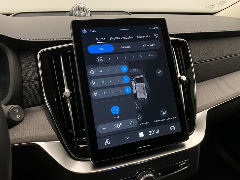 Volvo XC90 T8 AWD RECHARGE ULT REZERVACE - fotka 44 z 68