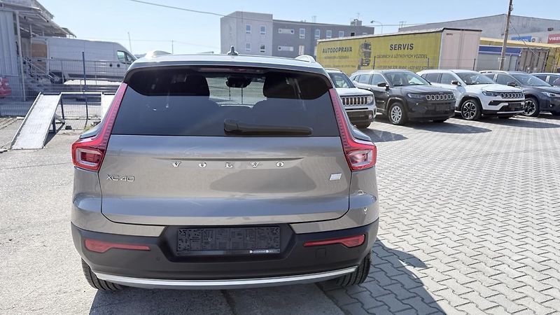 Volvo XC40 (2021) T4,Inscription ,REZERVOVÁNO  - fotka 45 z 50