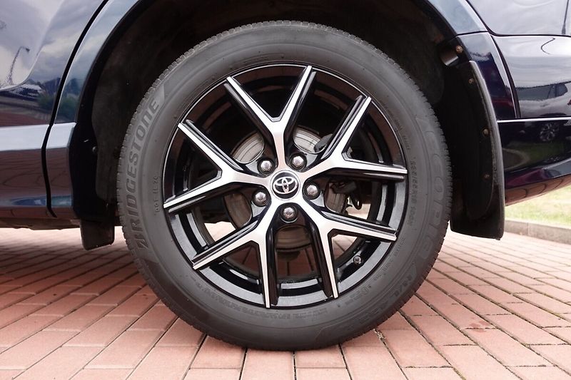 Toyota RAV4 2.5HSD -i E-CVT AWD Selection - fotka 8 z 33