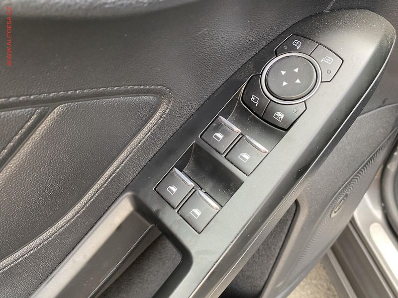 Ford Focus (2018) 1.0EB, Titanium, TZ - fotka 13 z 18