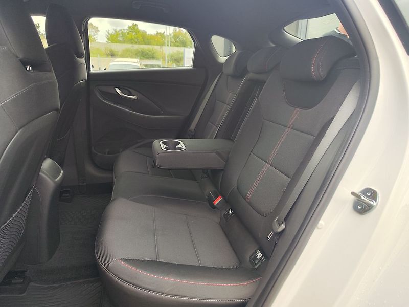 Hyundai i30 1.5 T-GDI/117kW N-Line DCT - fotka 11 z 32