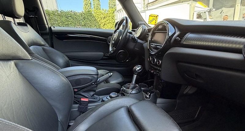 Mini Cooper S (2016) 2.0 Benzin / Automat - fotka 2 z 11